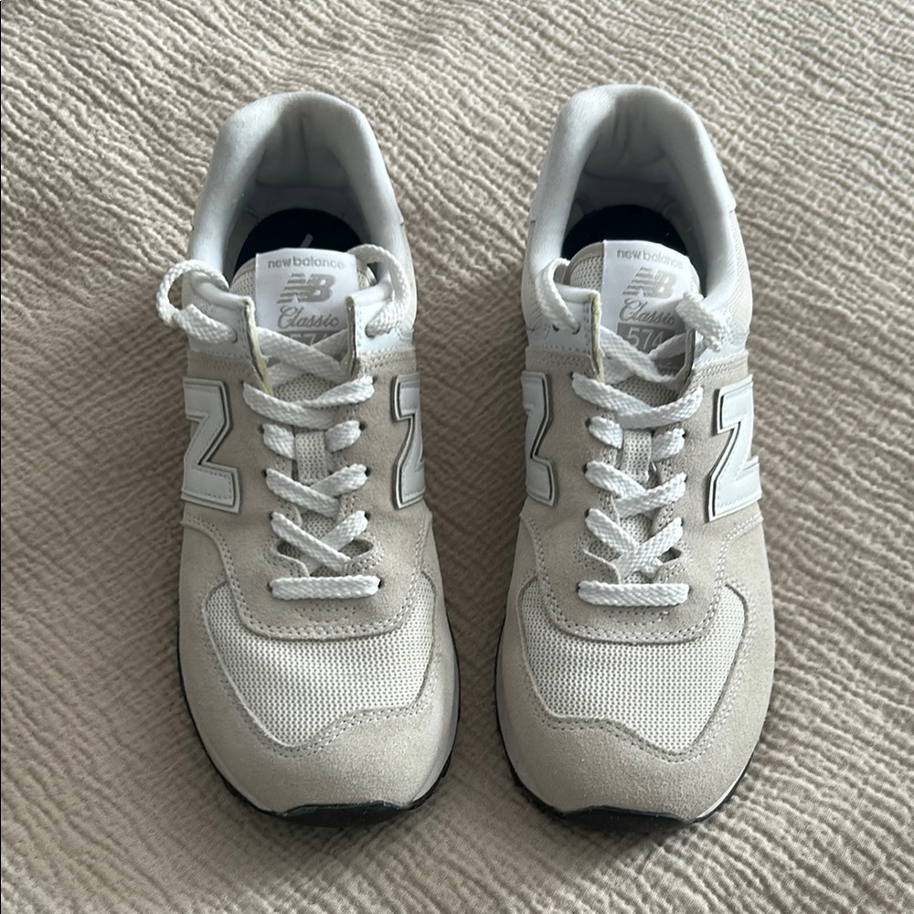 EUC New Balance 574 classic sneakers